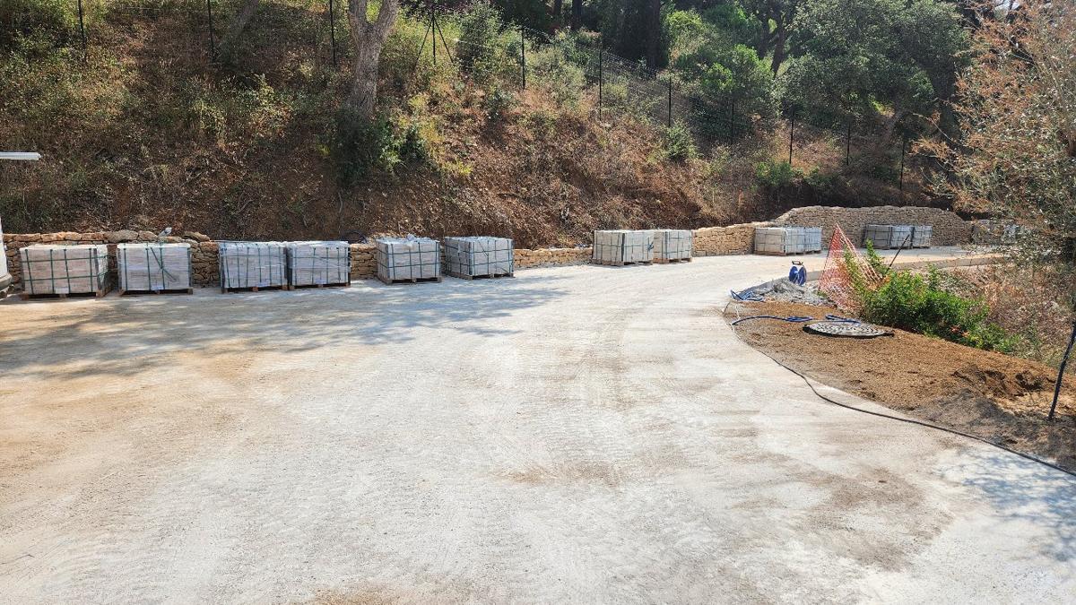 Avant les travaux : Pavage carrossable en travertin (vue 3), La Croix-Valmer